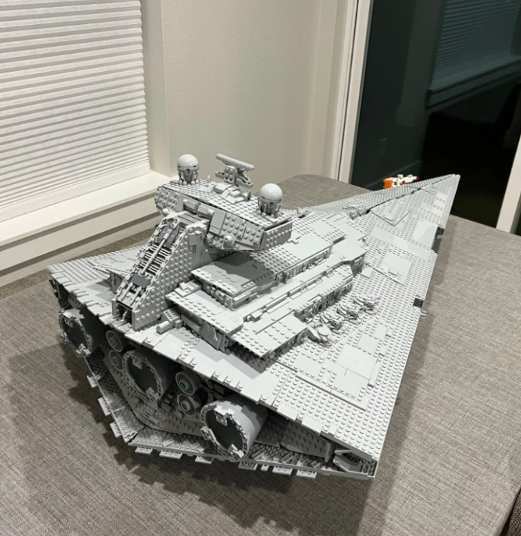 UCS Imperial Star Destroyer Co - مراجعة Wedding Superstar وسعره