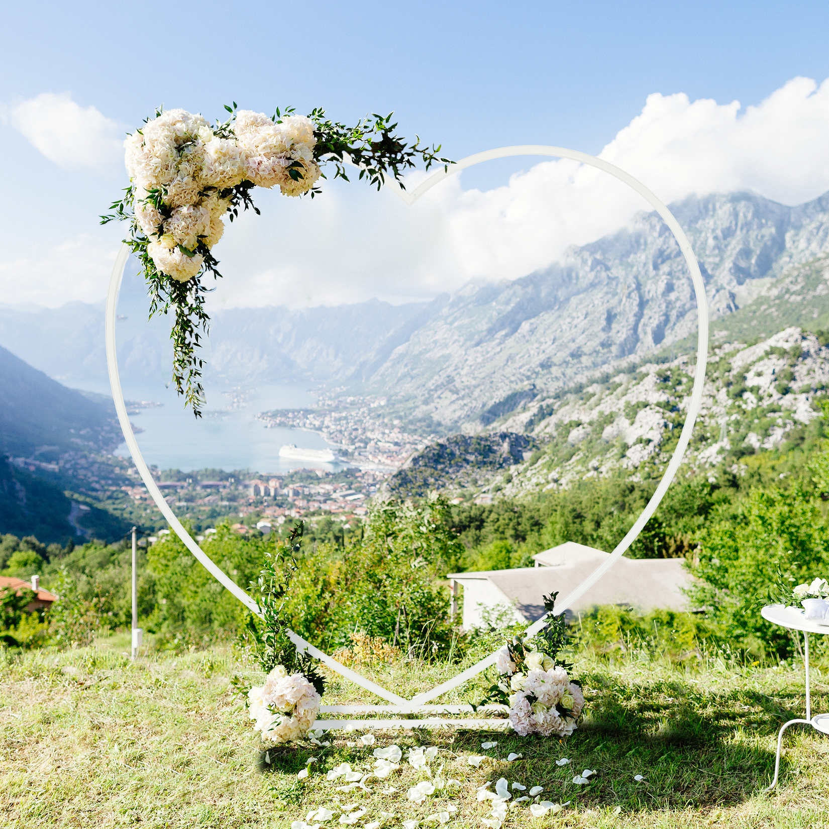 Heart Shaped White Metal Ballo - مراجعة Wedding Balloon Arch وسعره
